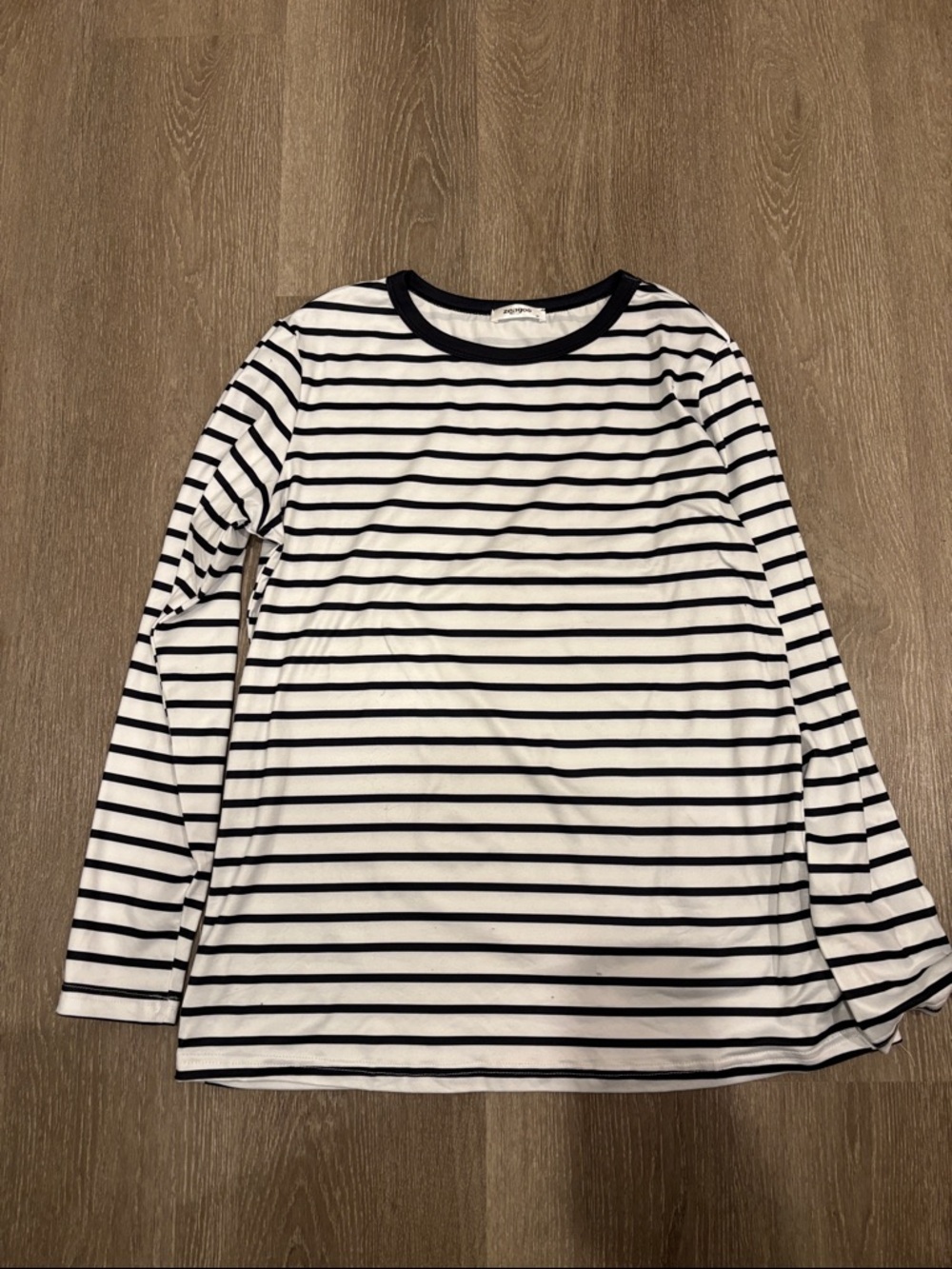 Womens Black & White Stripe Long-Sleeve Top